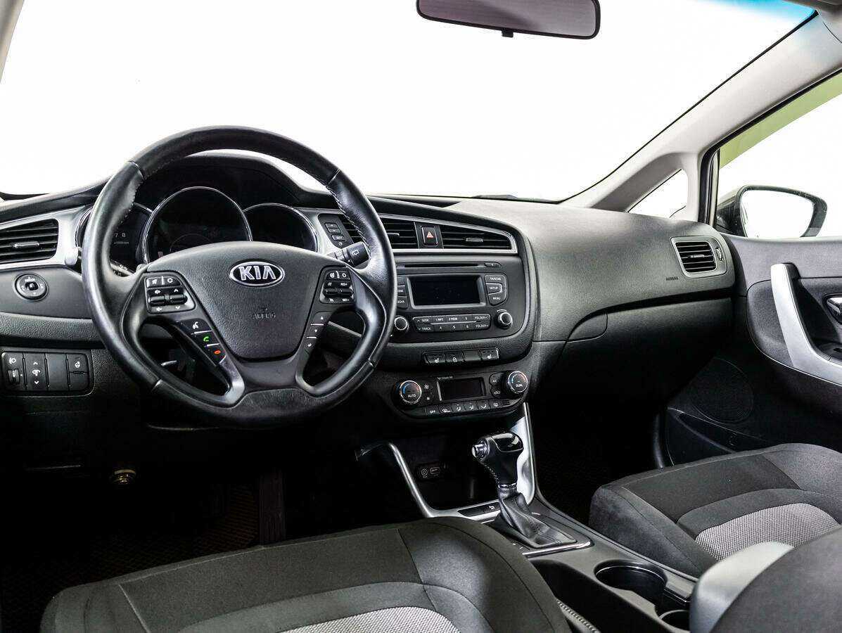 Купить Kia Ceed с пробегом. Фото: #10