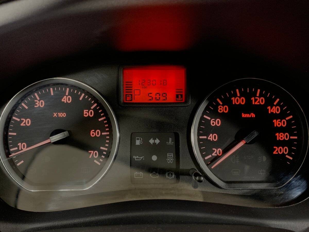 Купить Nissan Almera с пробегом. Фото: #13