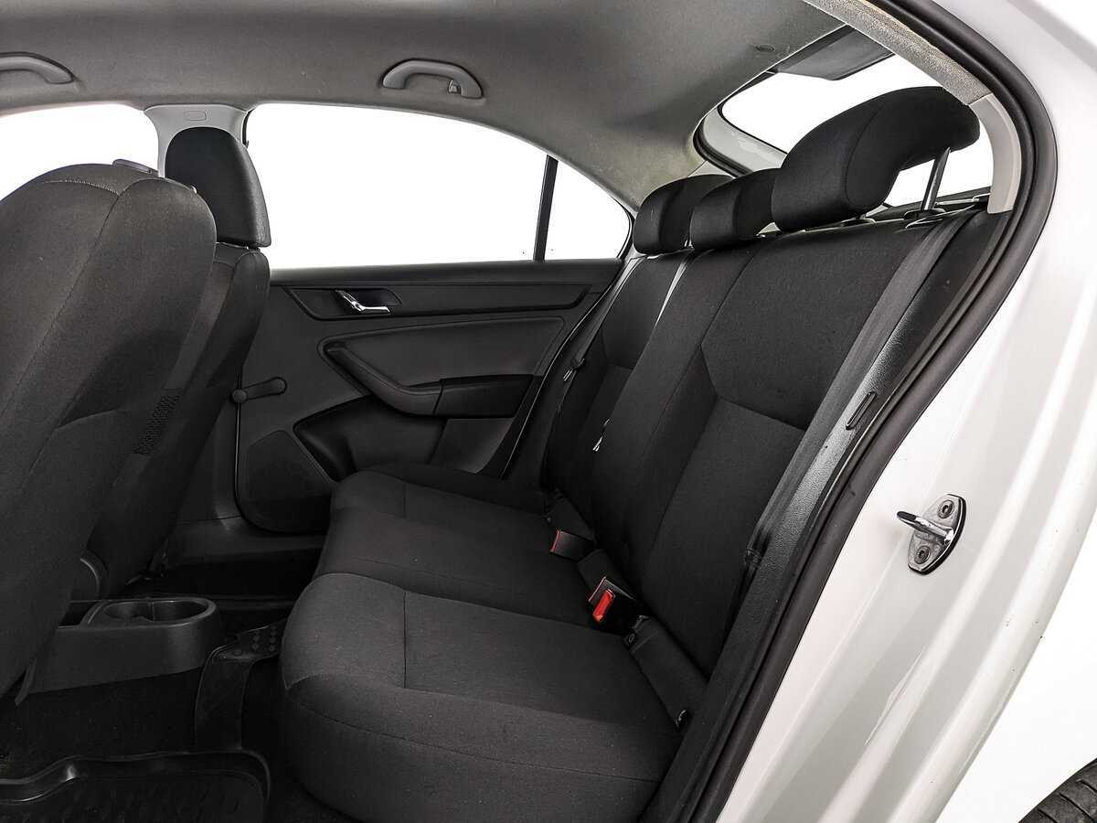 Купить Skoda Rapid с пробегом. Фото: #17