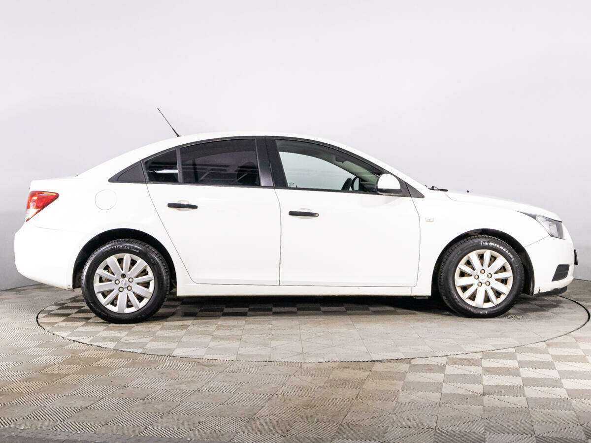 Купить Chevrolet Cruze с пробегом. Фото: #3