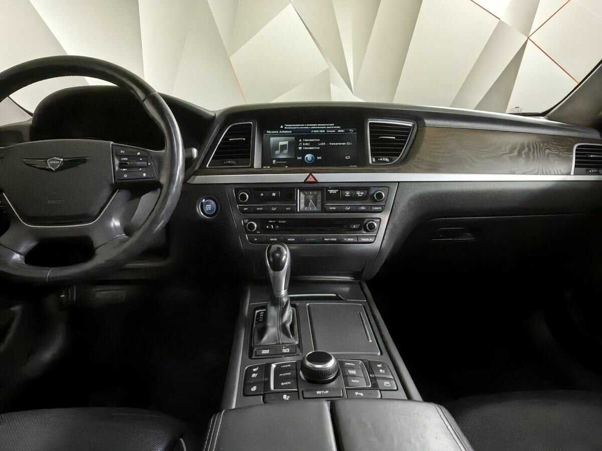 Купить Hyundai Genesis с пробегом. Фото: #10