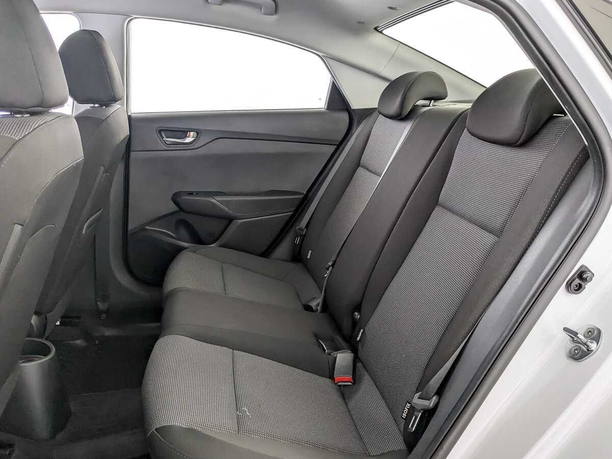 Купить Hyundai Solaris с пробегом. Фото: #9