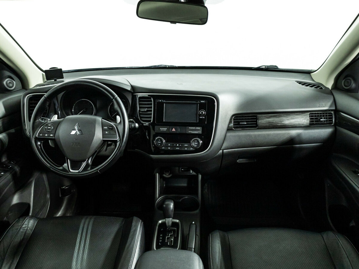 Купить Mitsubishi Outlander с пробегом. Фото: #11