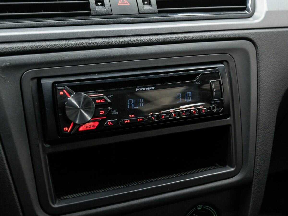 Купить Skoda Rapid с пробегом. Фото: #19