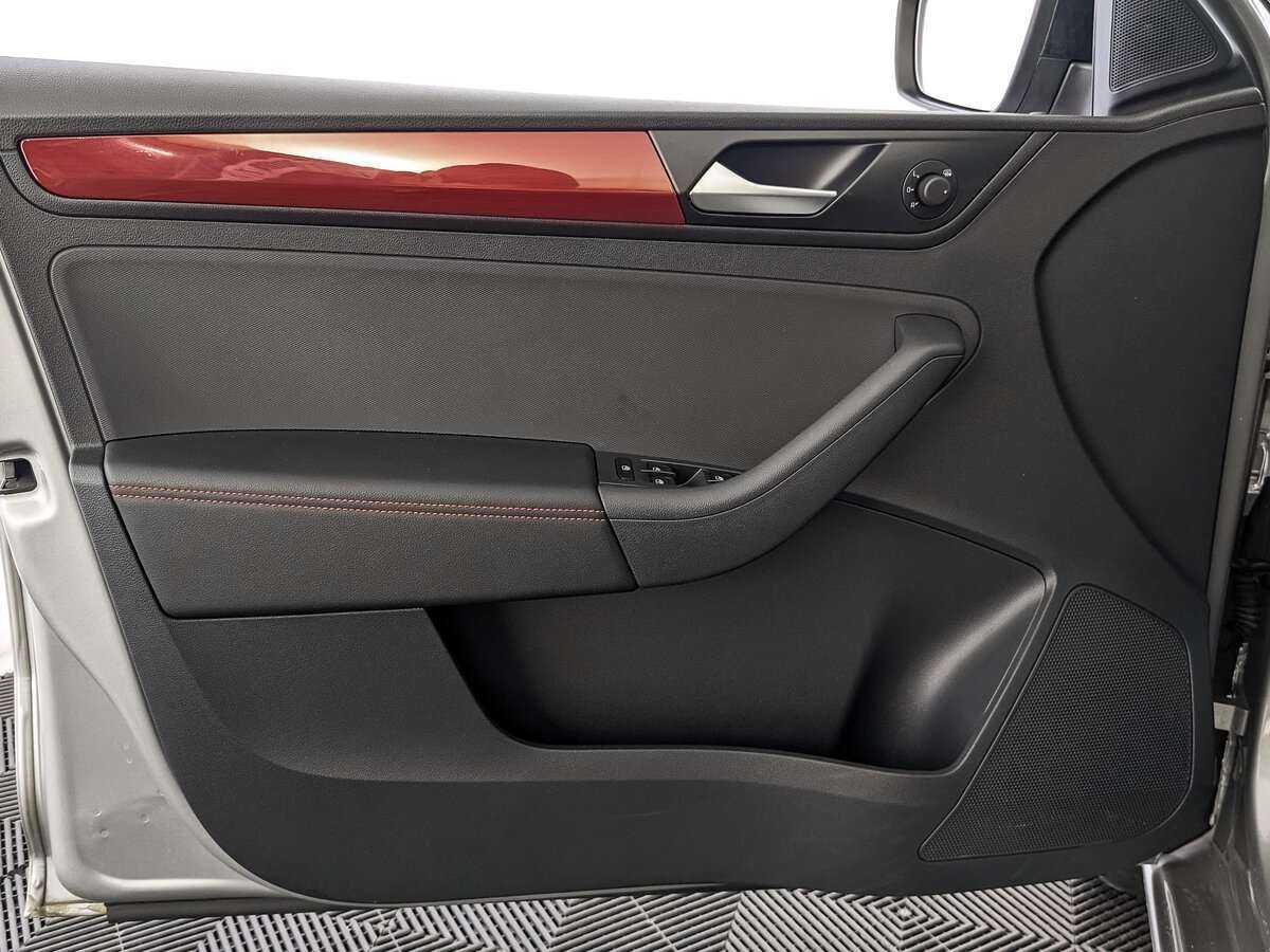 Купить Volkswagen Polo с пробегом. Фото: #14