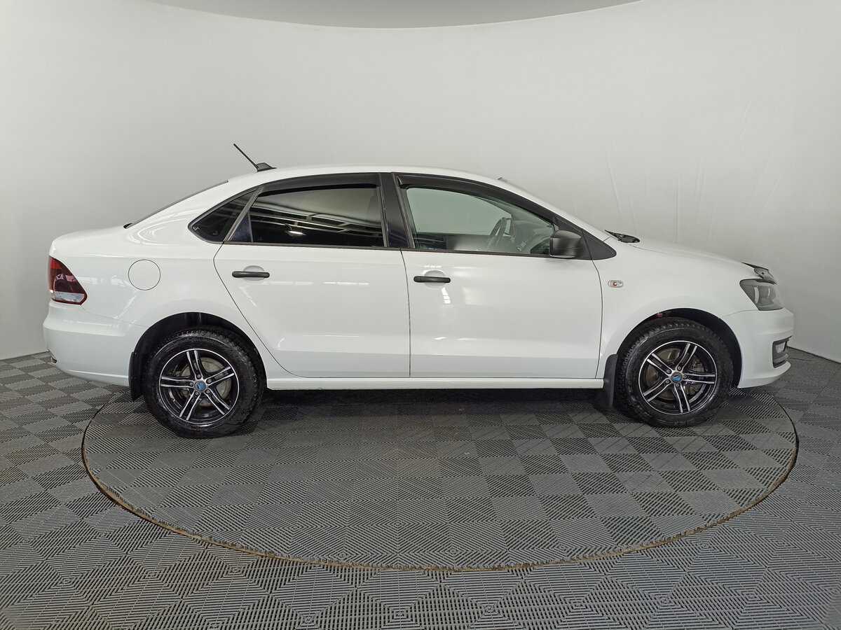 Купить Volkswagen Polo с пробегом. Фото: #3