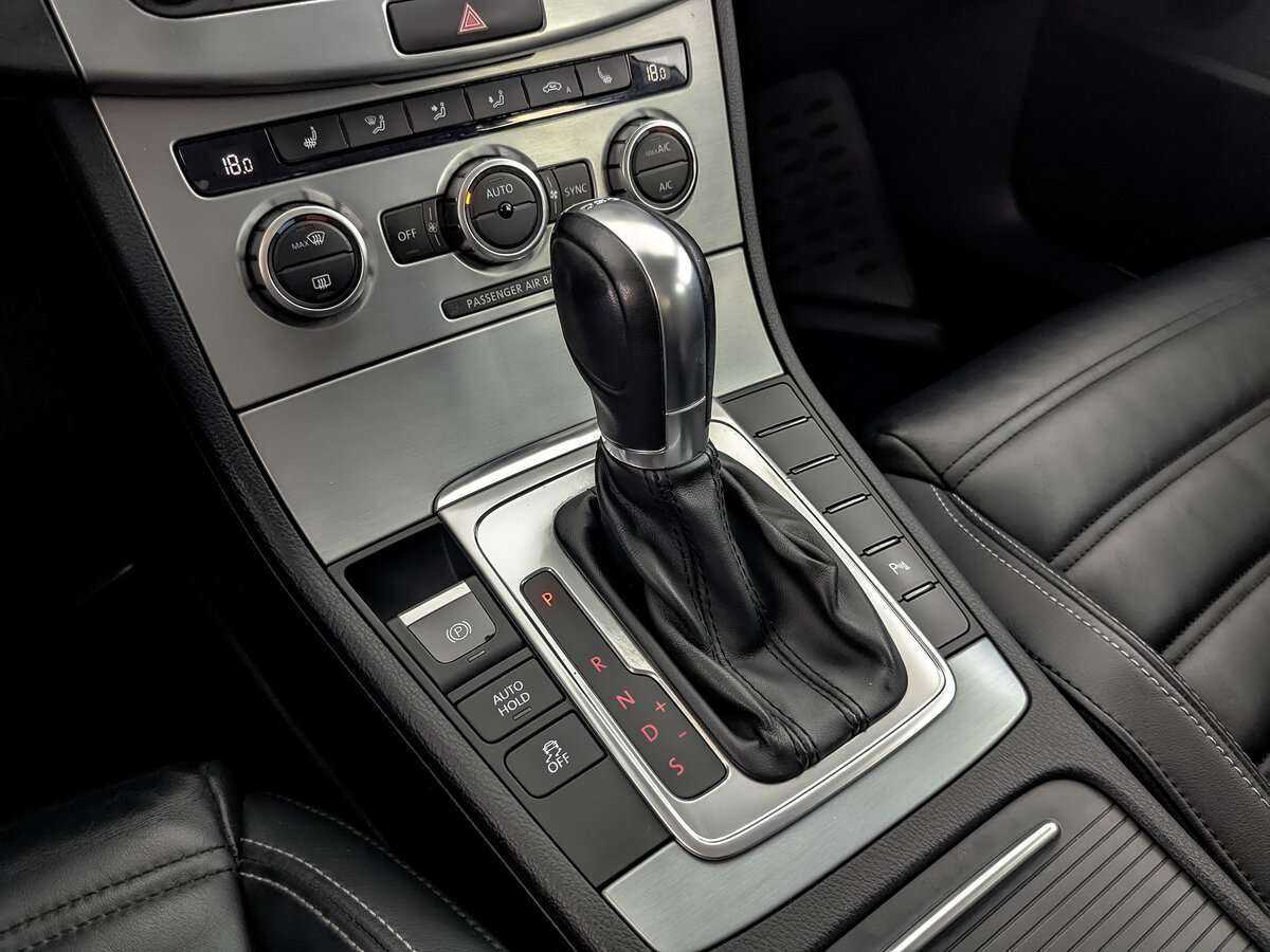 Купить Volkswagen Passat CC с пробегом. Фото: #24