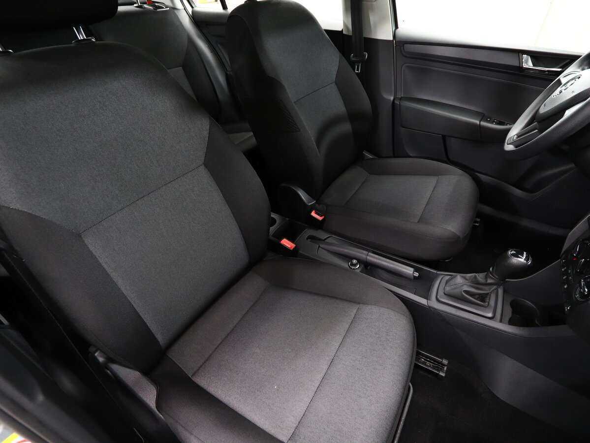 Купить Skoda Rapid с пробегом. Фото: #5