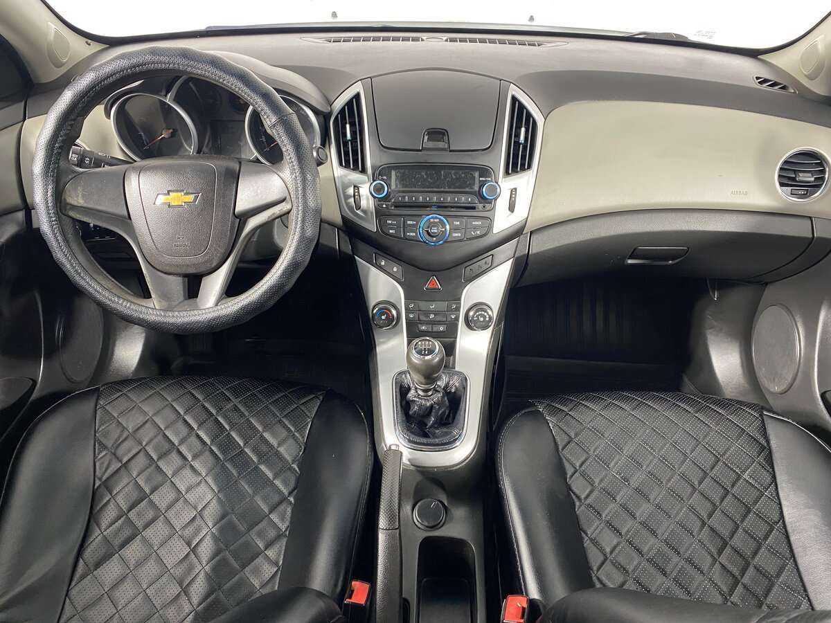 Купить Chevrolet Cruze с пробегом. Фото: #9