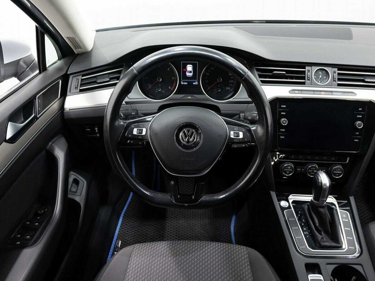 Купить Volkswagen Passat с пробегом. Фото: #14