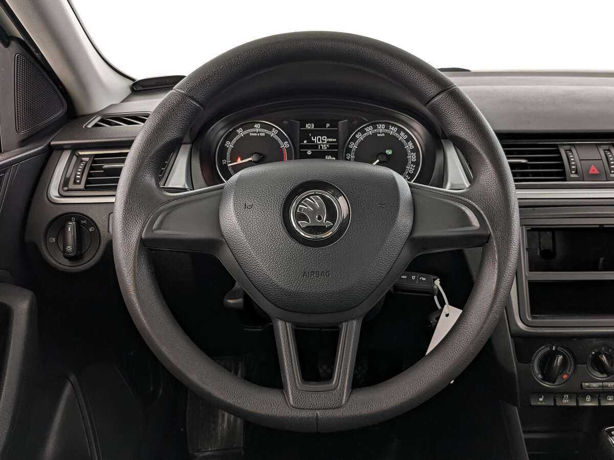 Купить Skoda Rapid с пробегом. Фото: #17
