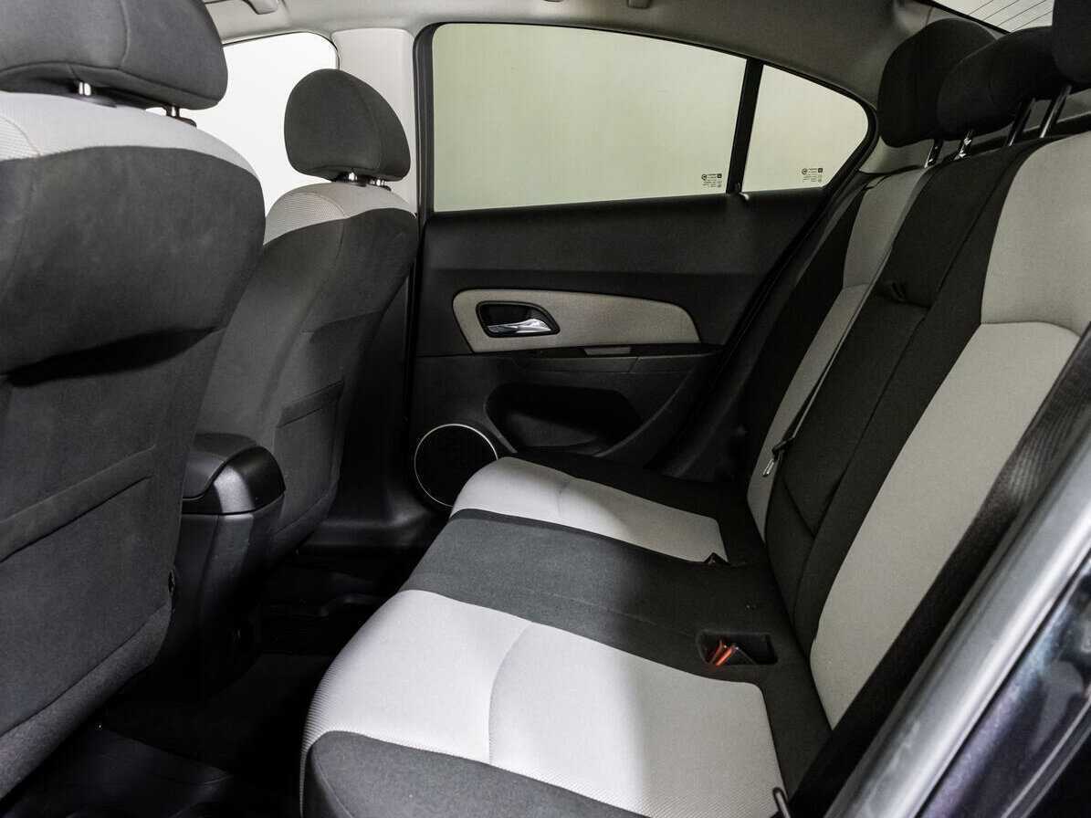 Купить Chevrolet Cruze с пробегом. Фото: #10