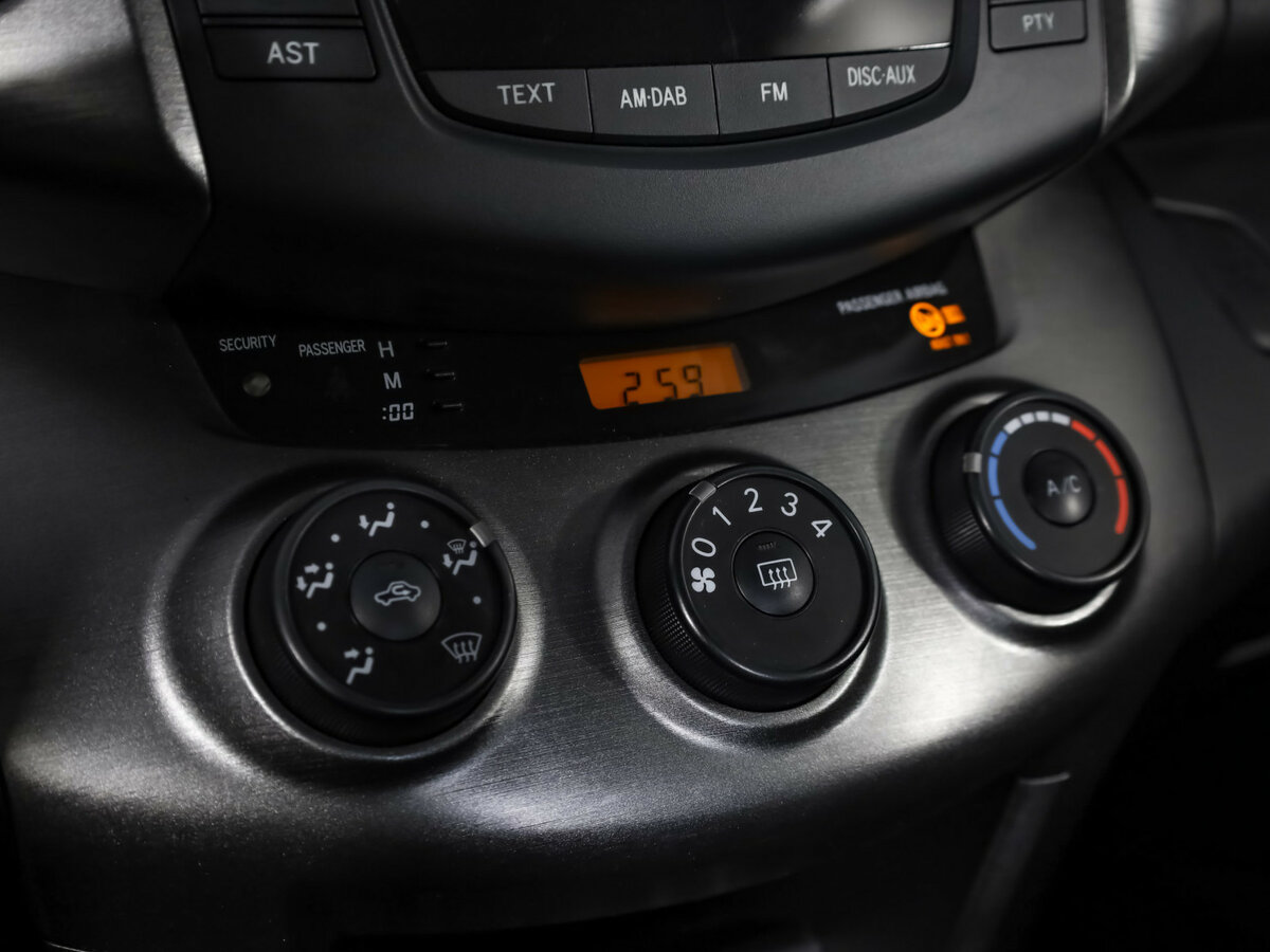 Купить Toyota RAV4 с пробегом. Фото: #13