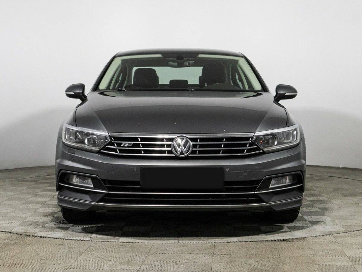 Купить Volkswagen Passat с пробегом. Фото: #1
