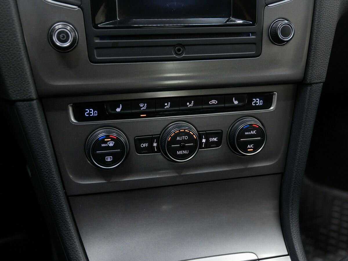 Купить Volkswagen Golf с пробегом. Фото: #20