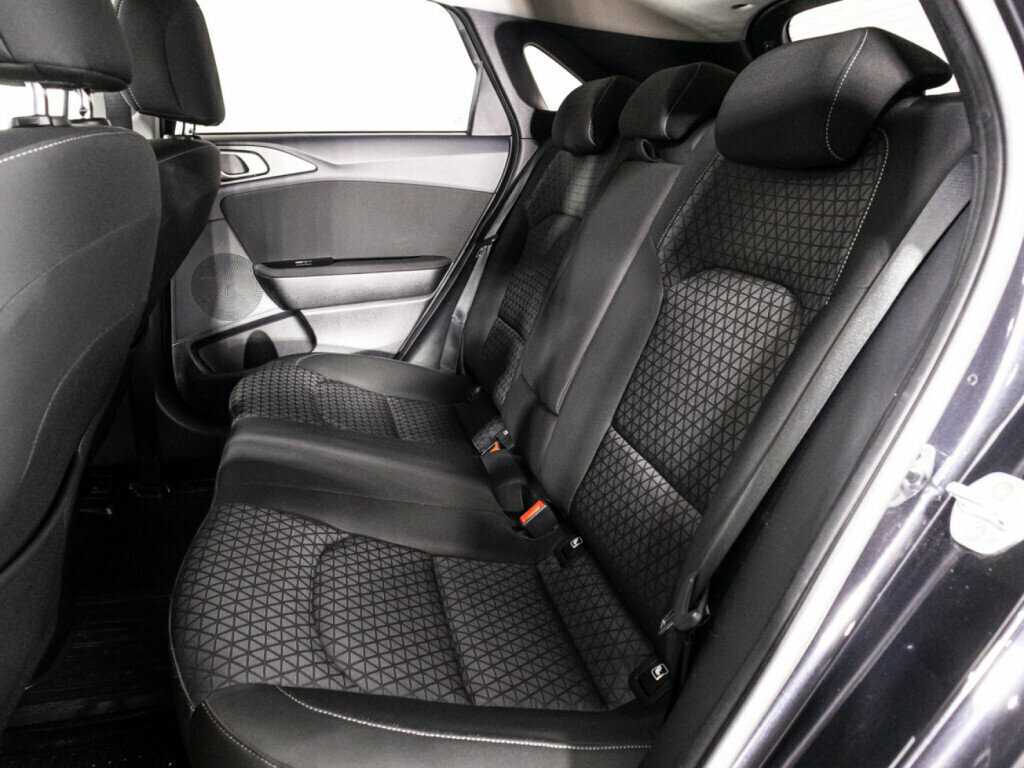 Купить Kia Ceed с пробегом. Фото: #9