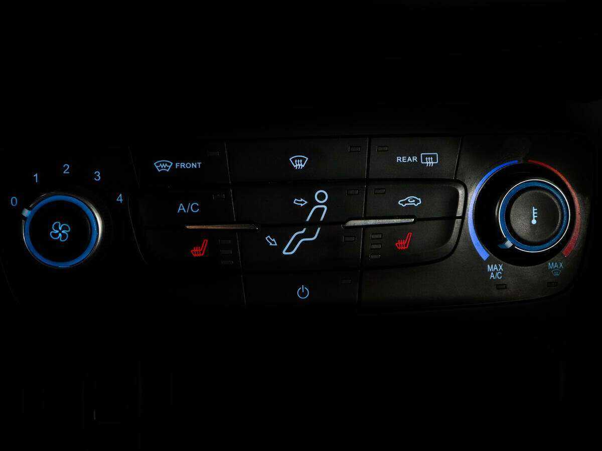 Купить Ford Focus с пробегом. Фото: #17