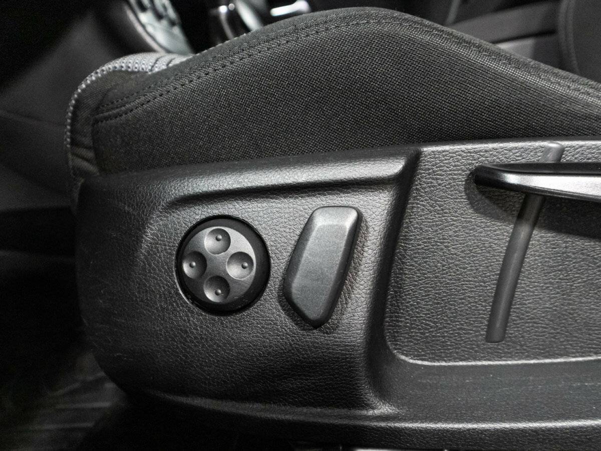 Купить Volkswagen Passat CC с пробегом. Фото: #15