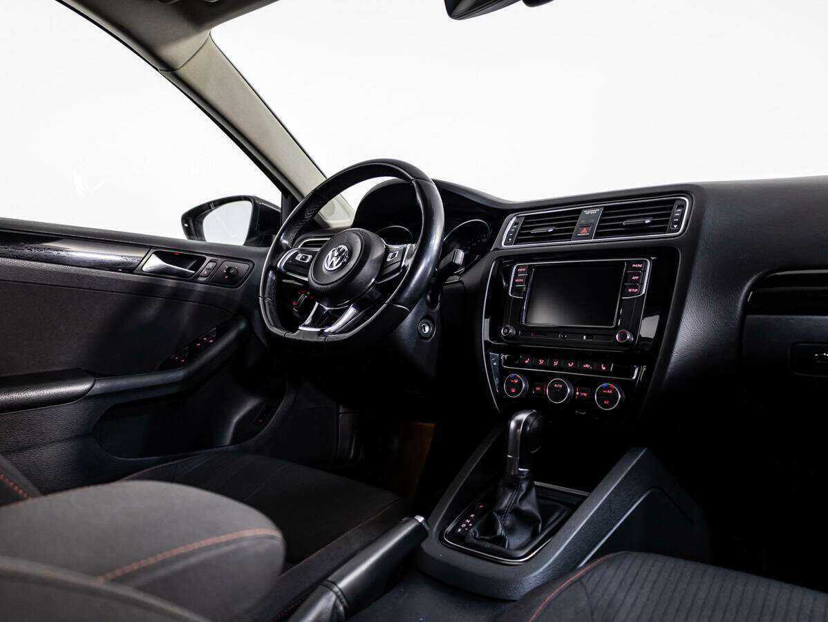 Купить Volkswagen Jetta с пробегом. Фото: #7