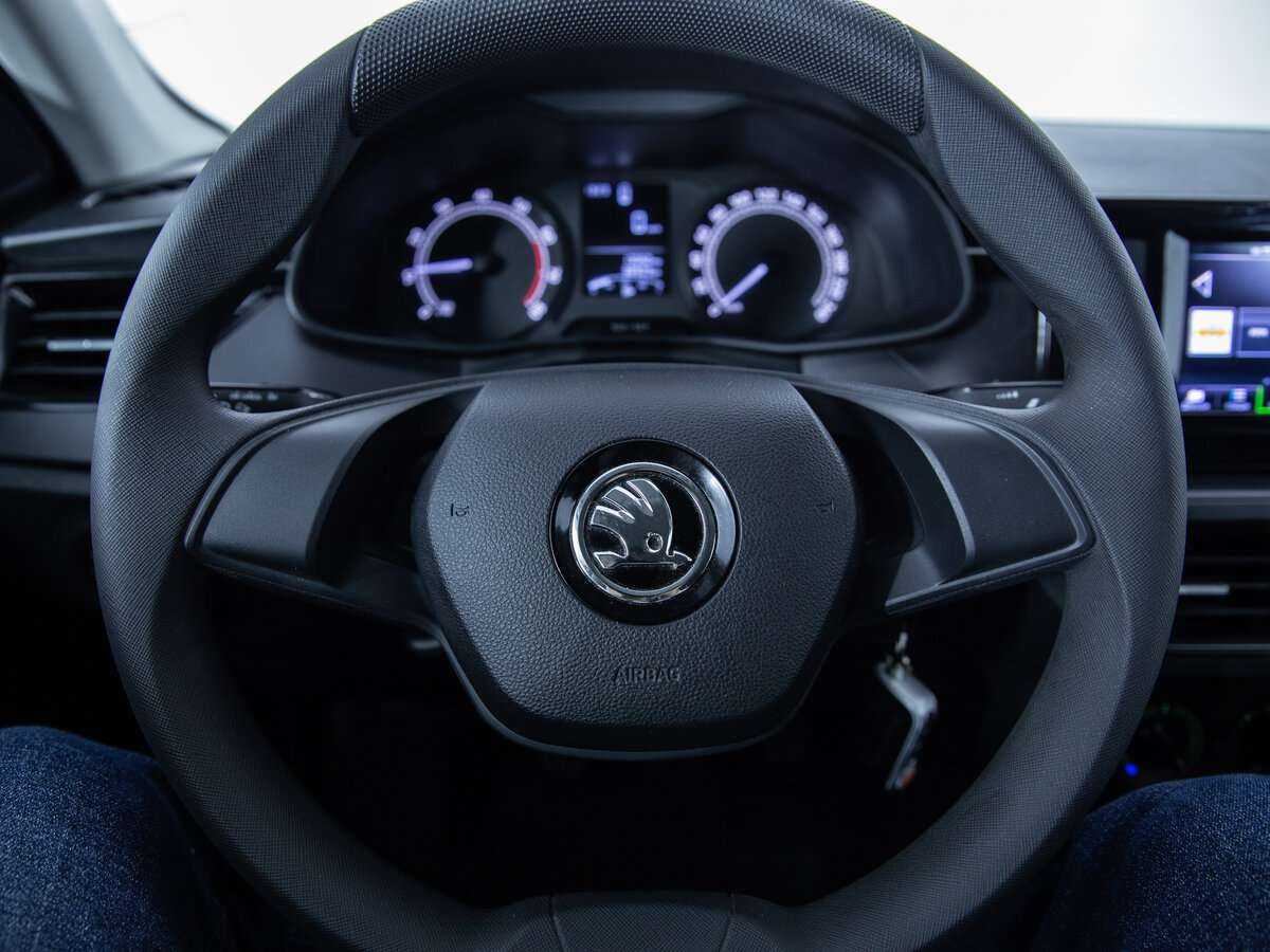 Купить Skoda Rapid с пробегом. Фото: #11