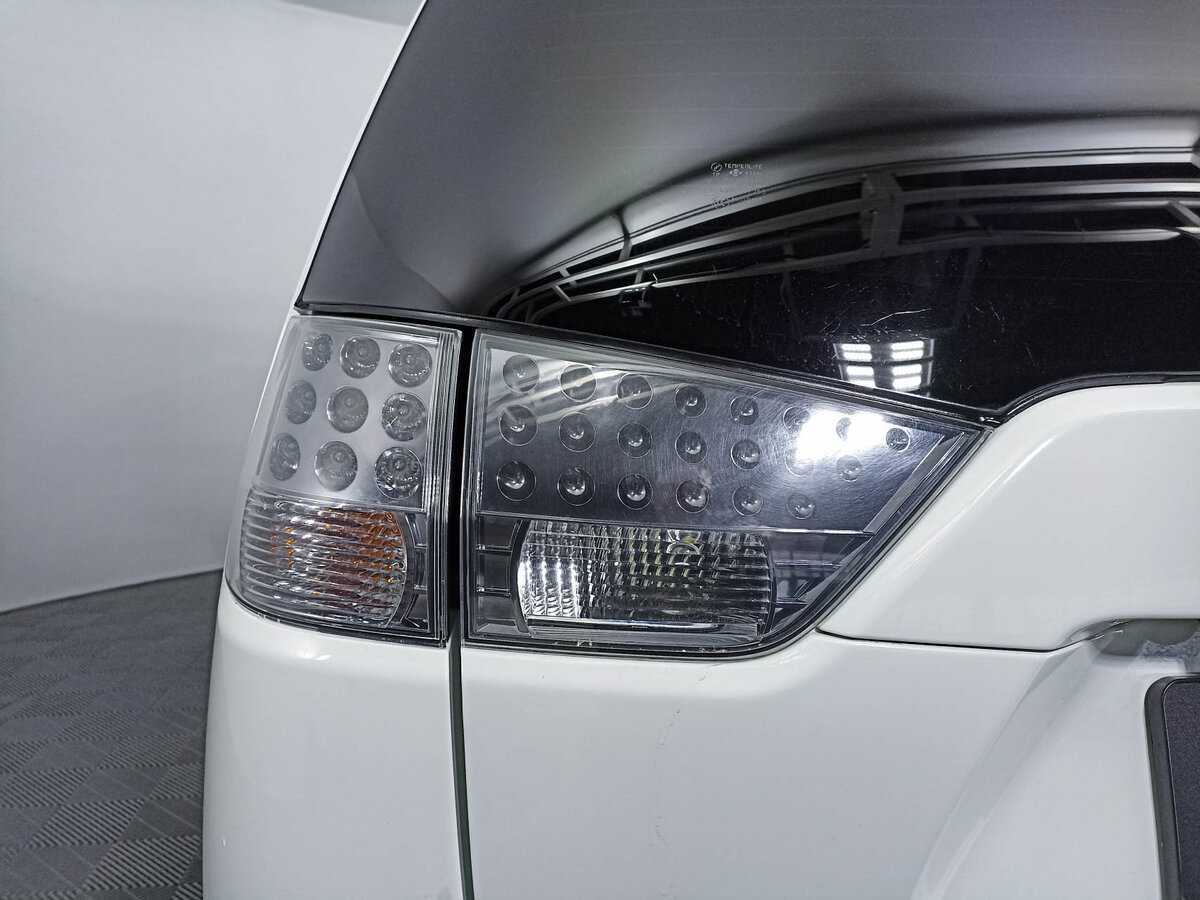 Купить Mitsubishi Outlander с пробегом. Фото: #8