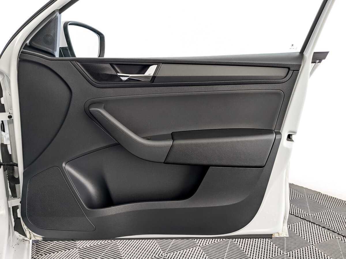 Купить Skoda Rapid с пробегом. Фото: #22