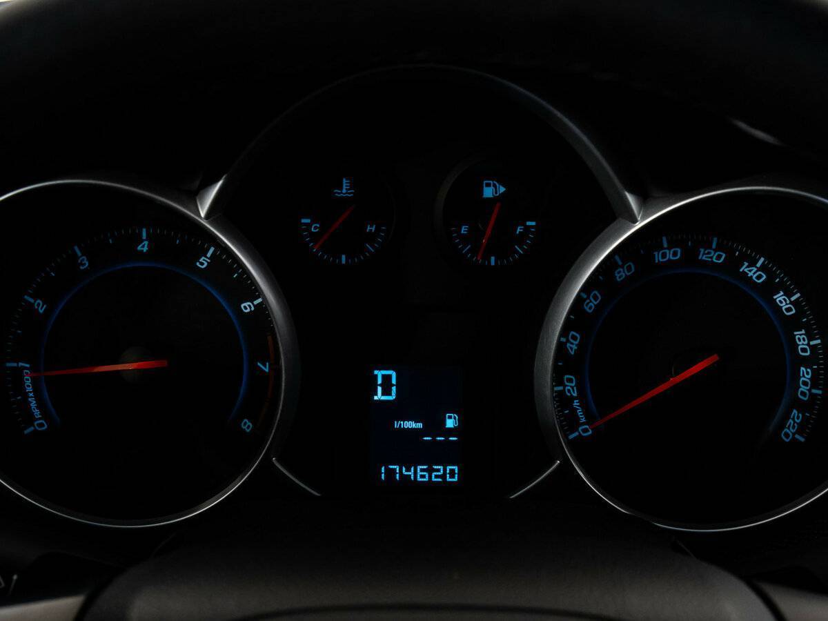 Купить Chevrolet Cruze с пробегом. Фото: #11