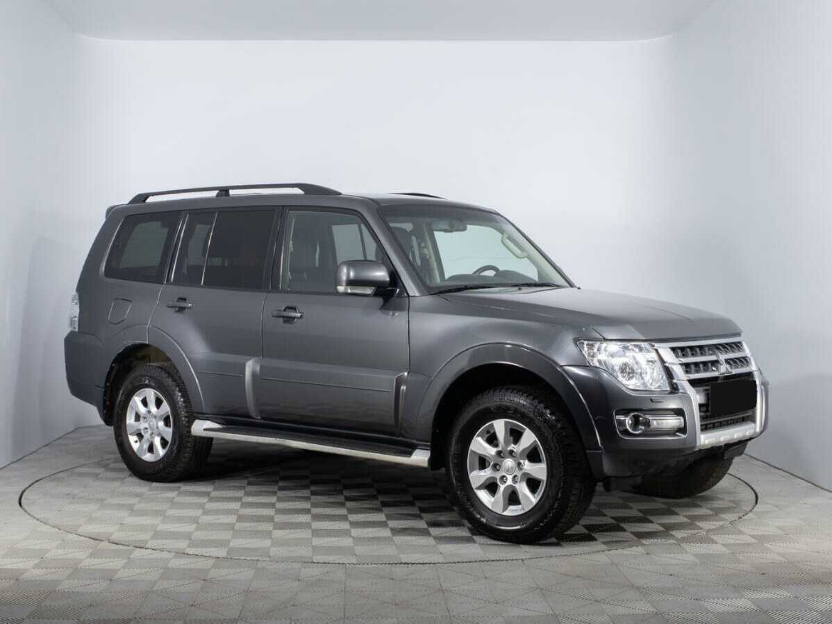 Купить Mitsubishi Pajero с пробегом. Фото: #2