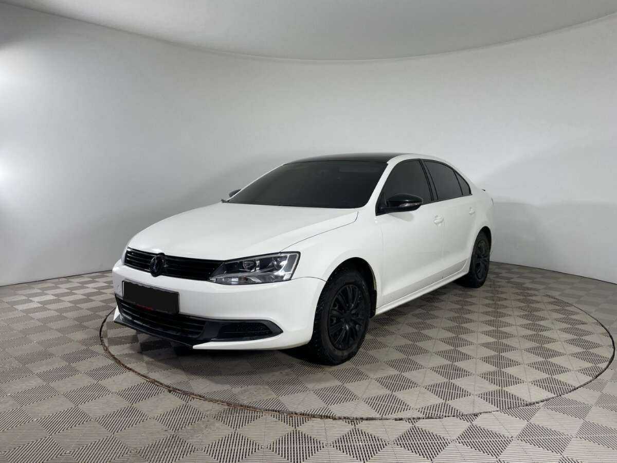Купить Volkswagen Jetta с пробегом. Посмотреть фото