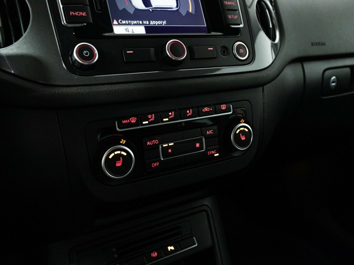 Купить Volkswagen Tiguan с пробегом. Фото: #15