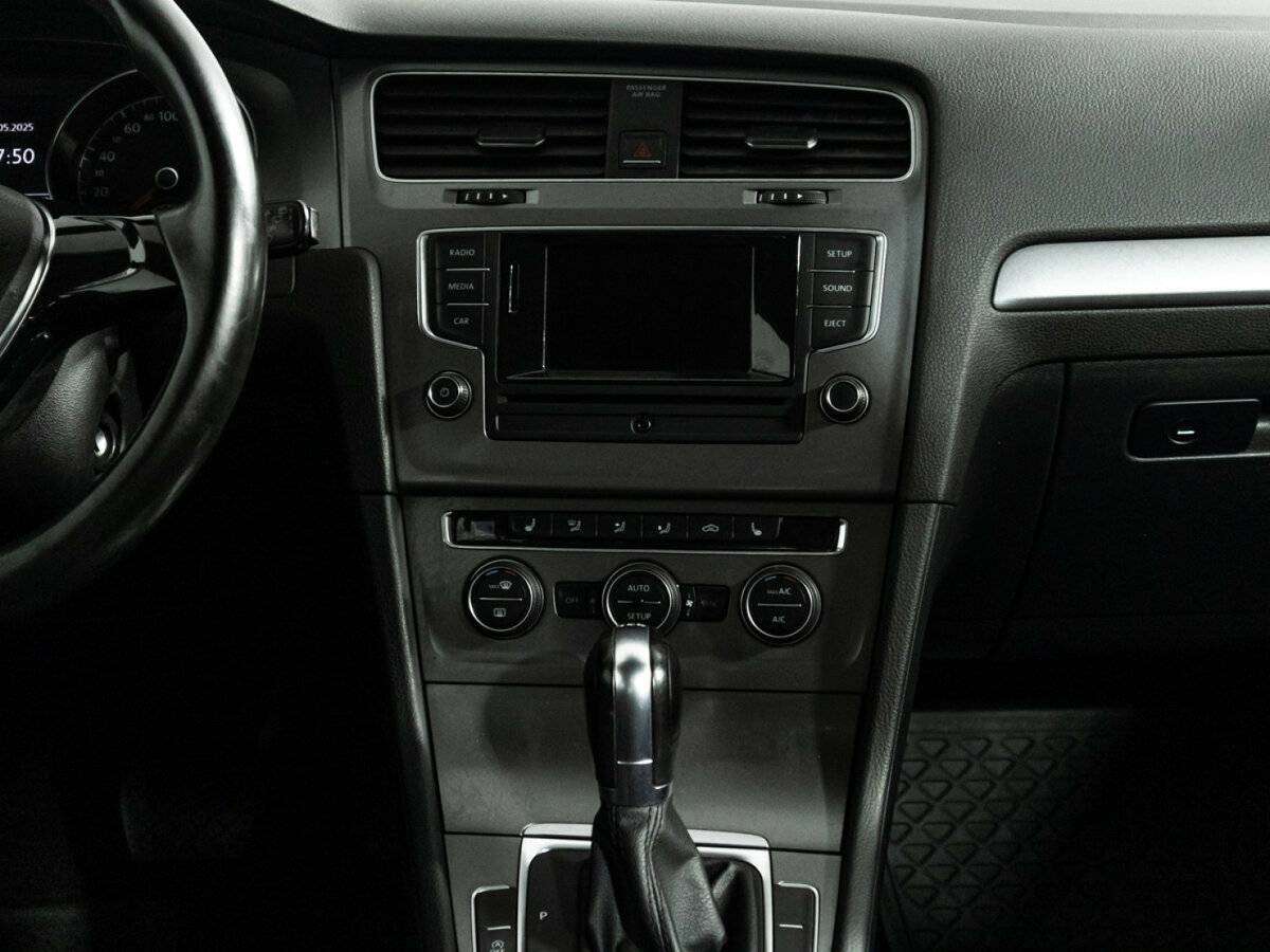Купить Volkswagen Golf с пробегом. Фото: #13
