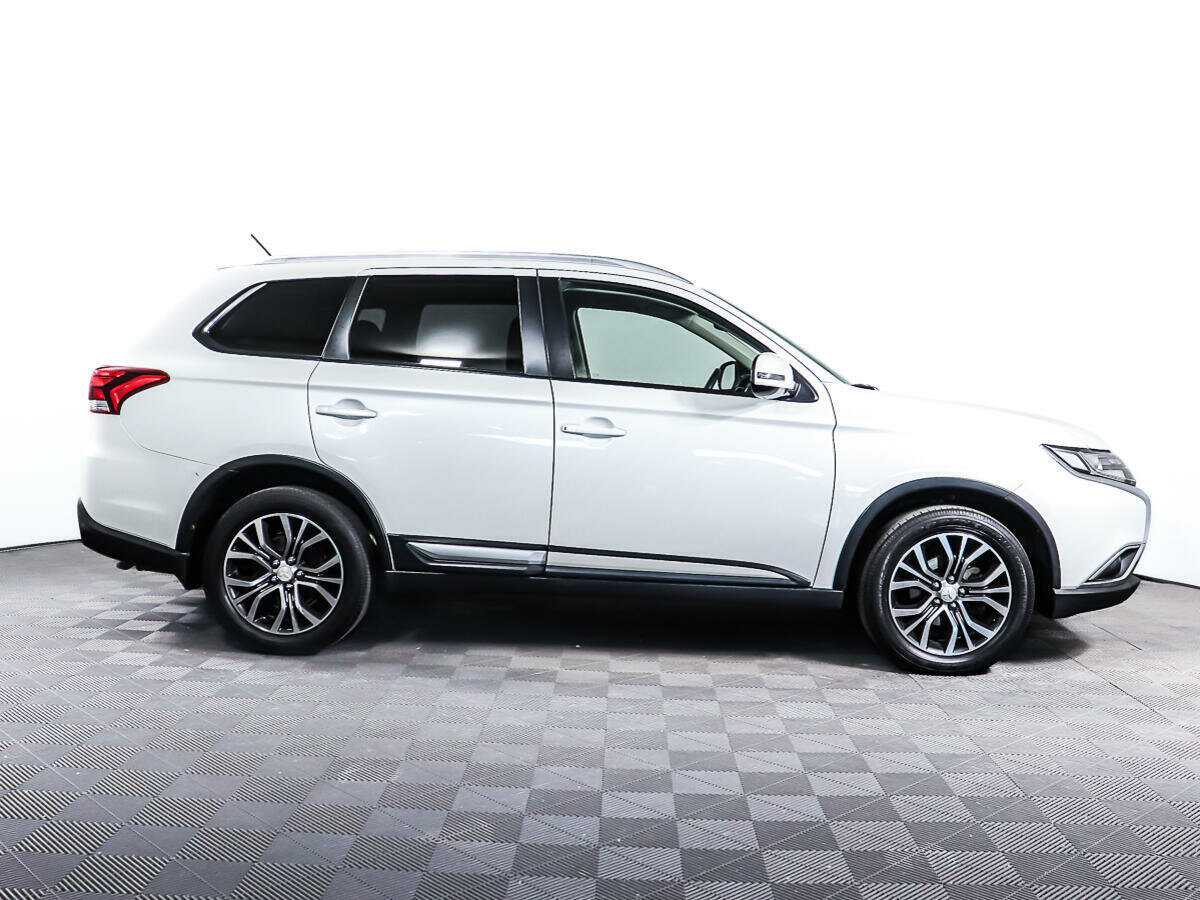 Купить Mitsubishi Outlander с пробегом. Фото: #3