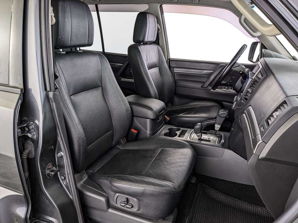 Купить Mitsubishi Pajero с пробегом. Фото: #23