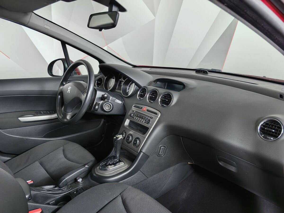 Купить Peugeot 408 с пробегом. Фото: #8
