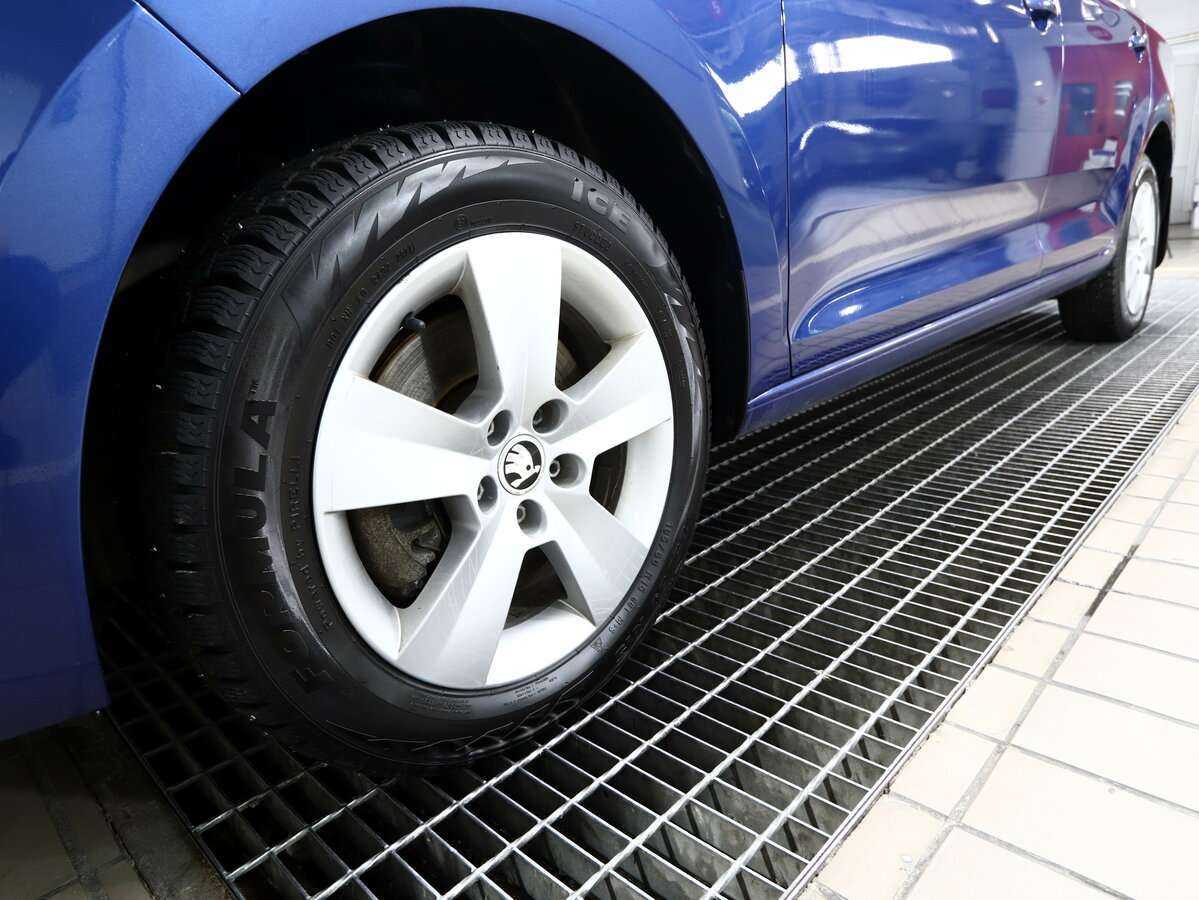 Купить Skoda Rapid с пробегом. Фото: #18