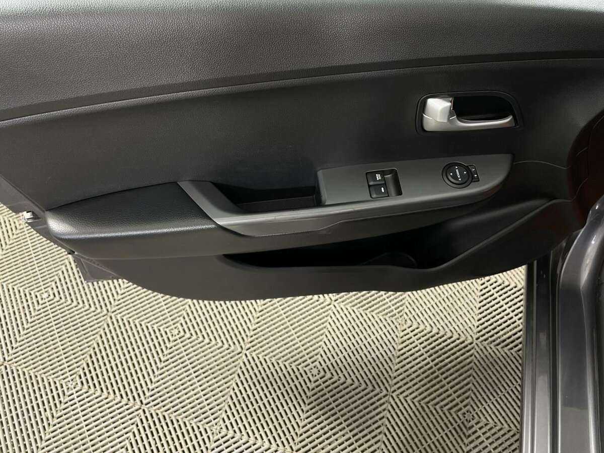Купить Kia Rio с пробегом. Фото: #7