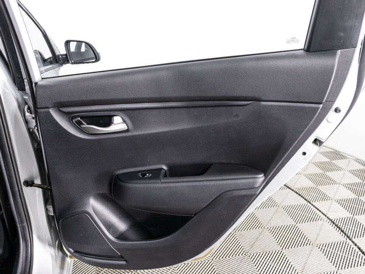 Купить Kia Rio с пробегом. Фото: #27