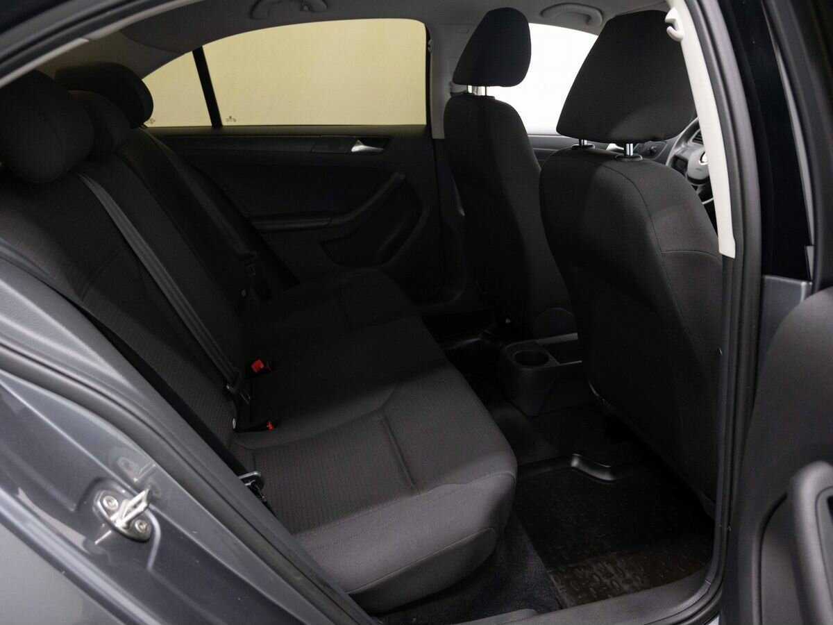 Купить Volkswagen Jetta с пробегом. Фото: #8
