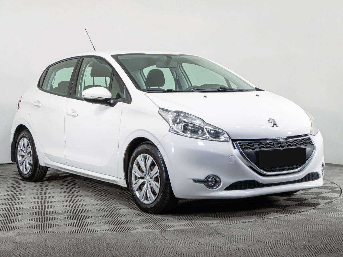 Купить Peugeot 208 с пробегом. Фото: #2