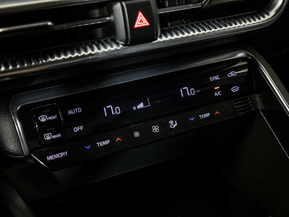 Купить Kia K5 с пробегом. Фото: #13