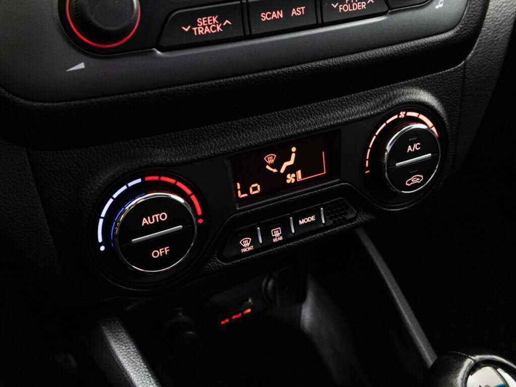 Купить Kia Rio с пробегом. Фото: #14