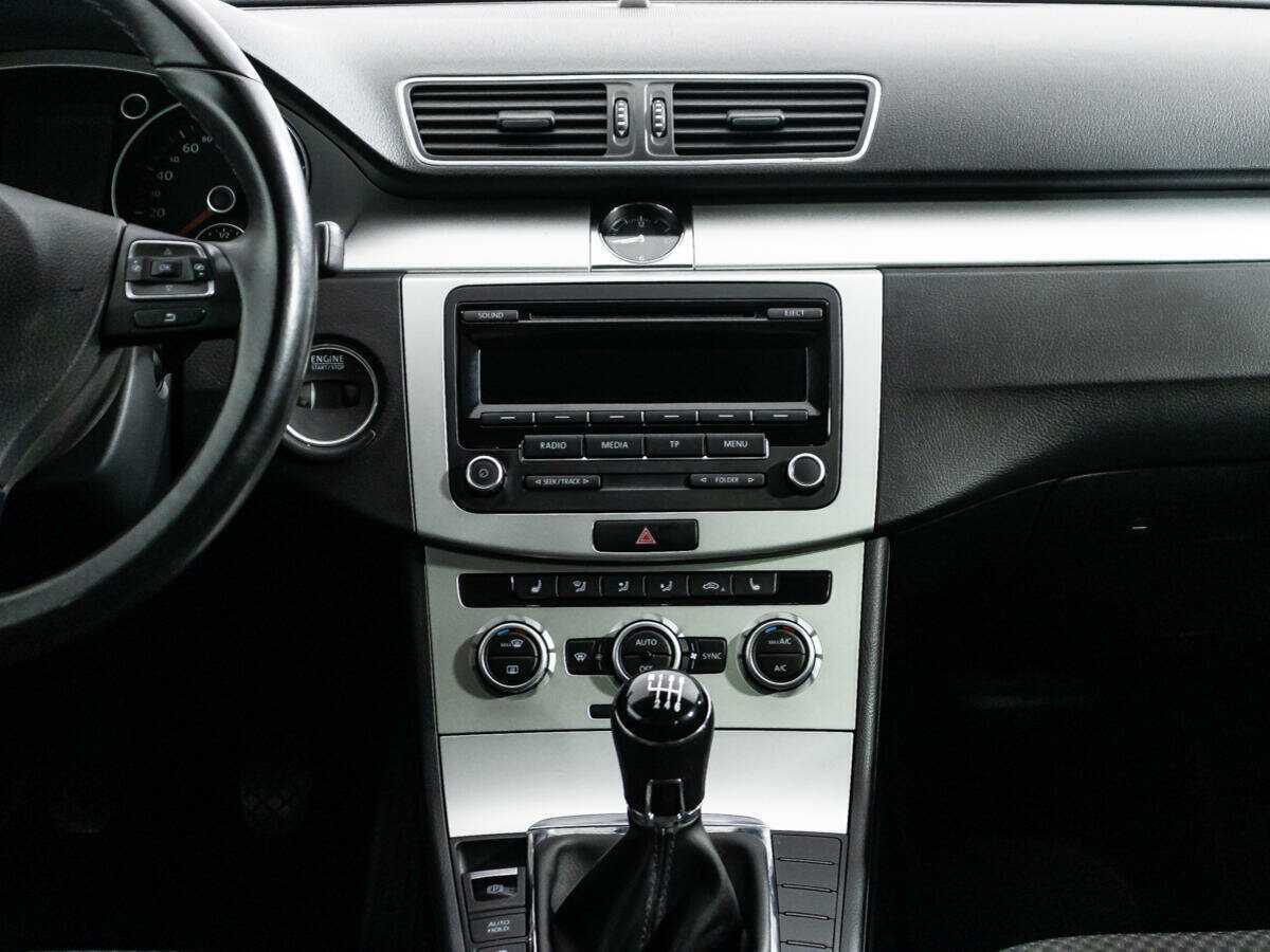 Купить Volkswagen Passat с пробегом. Фото: #13