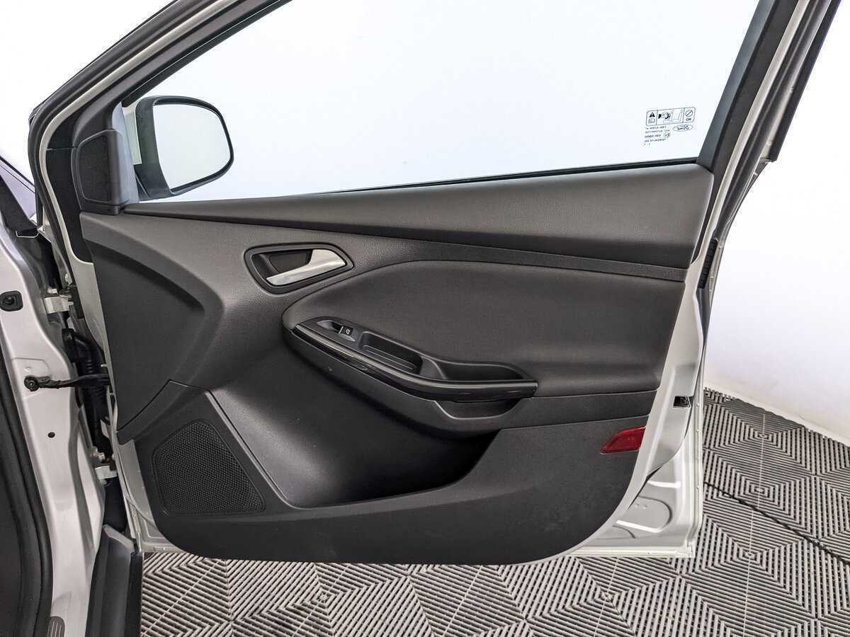 Купить Ford Focus с пробегом. Фото: #24