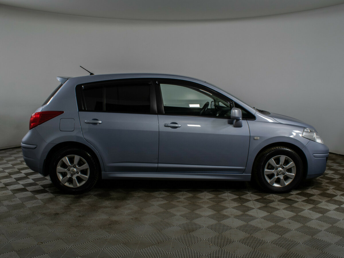 Купить Nissan Tiida с пробегом. Фото: #3