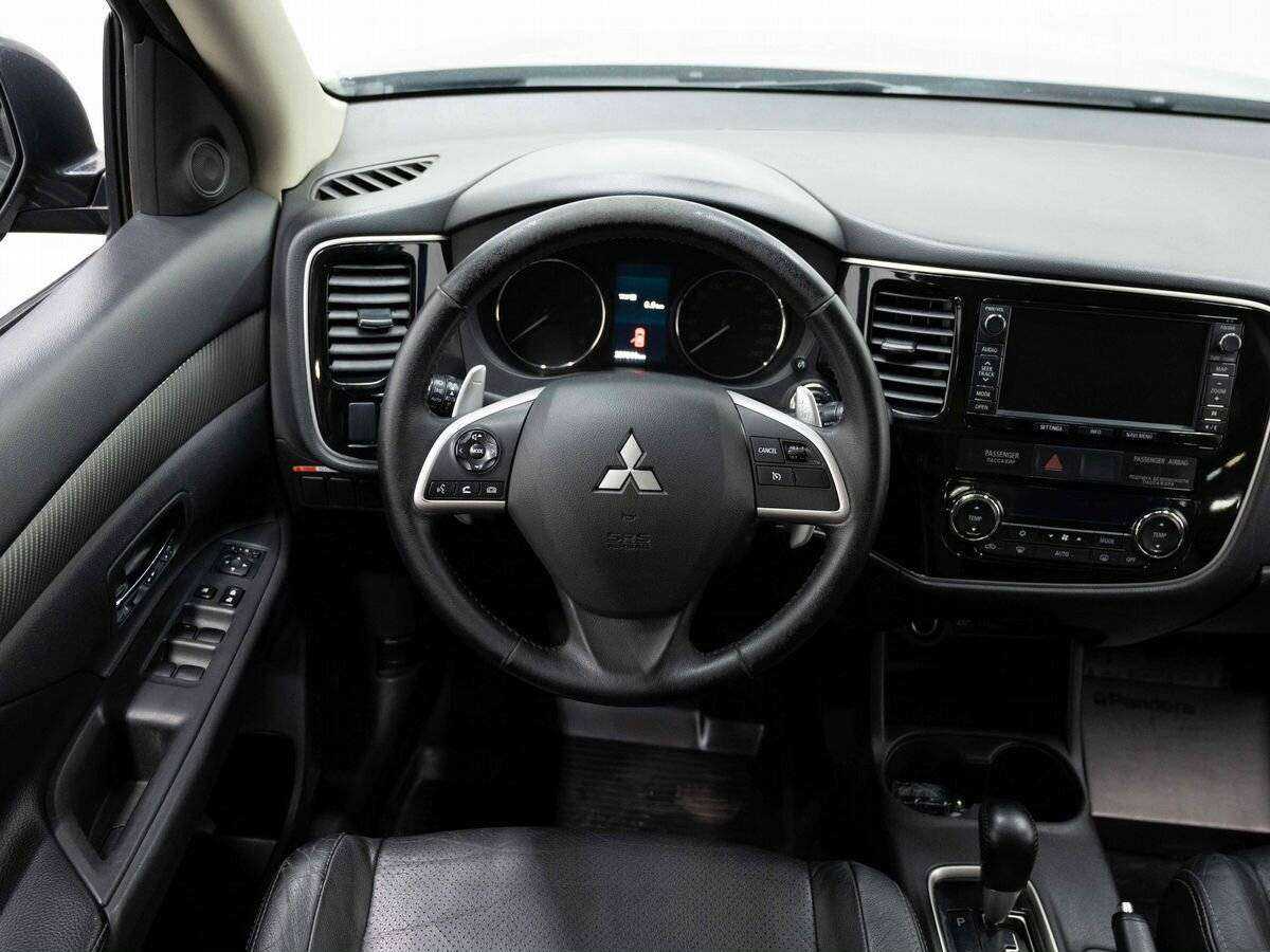 Купить Mitsubishi Outlander с пробегом. Фото: #13