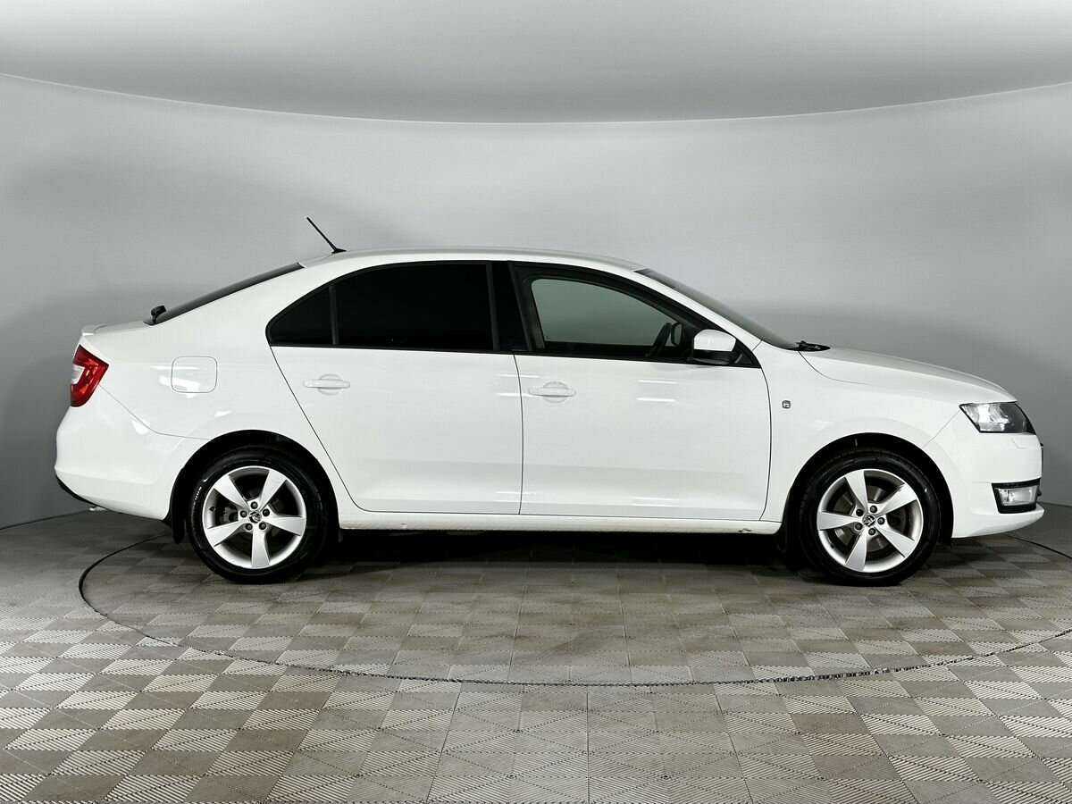 Купить Skoda Rapid с пробегом. Фото: #4