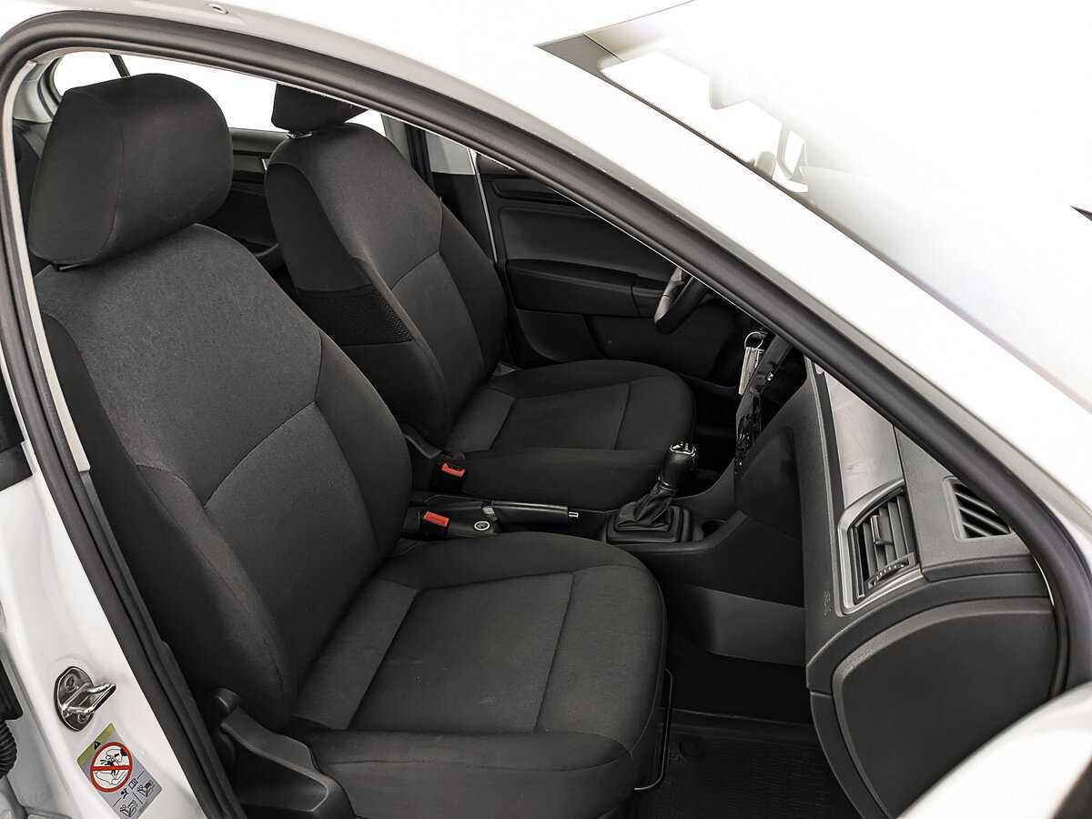 Купить Skoda Rapid с пробегом. Фото: #20