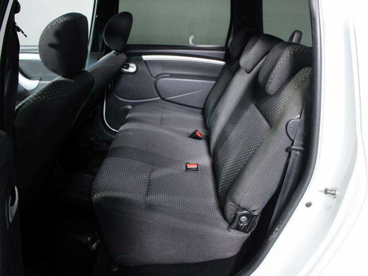 Купить Lada (ВАЗ) Largus с пробегом. Фото: #9