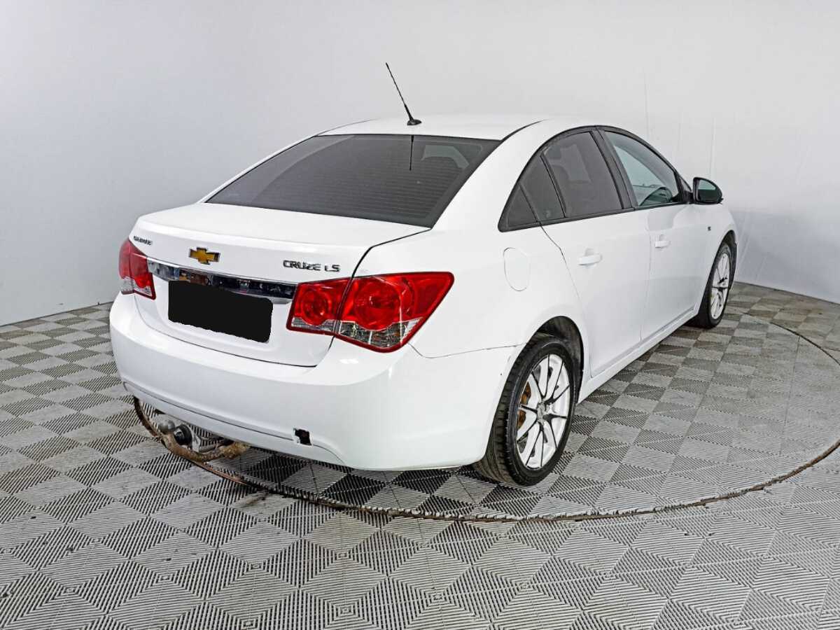 Купить Chevrolet Cruze с пробегом. Фото: #4