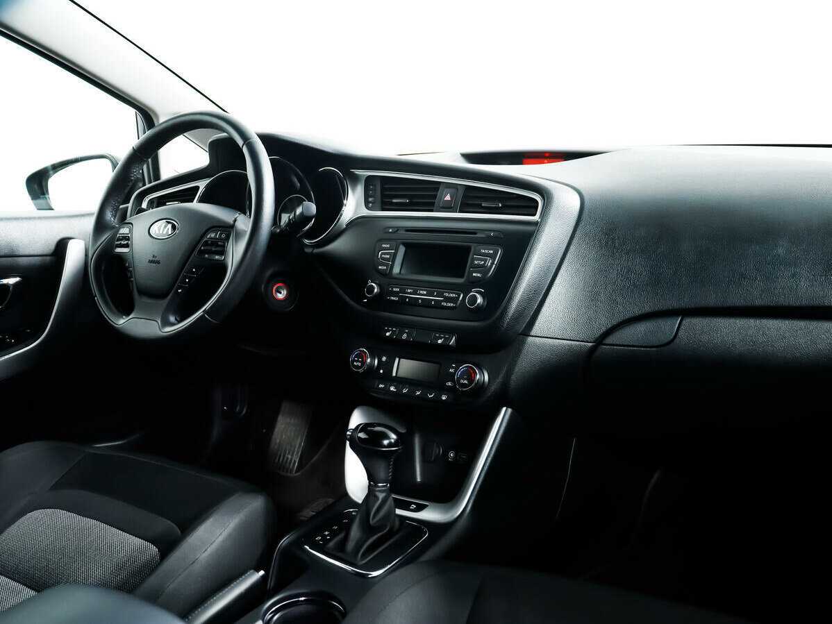 Купить Kia Ceed с пробегом. Фото: #6